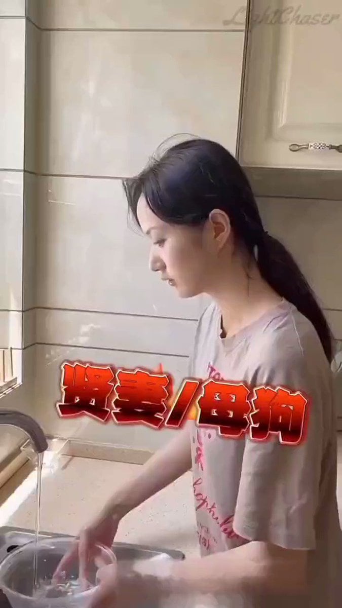 近几天最火的抖音博主焕儿,不能排除是前男友故意泄漏还是又是手机维修的问题,好纯的妹子!