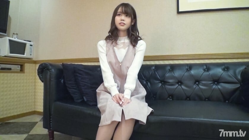 SIRO-3701 【第一拍】网络AV应用→AV体验拍摄924 与男友分手后受伤的美少女AV首次亮相！用手指说：“对不起！ ] 和 Bishabisha 喷！ Mutsurisukebe 女儿在睡觉时抽搐暨 .