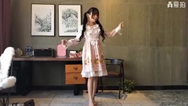 网曝事件B站很火的舞蹈区双马尾可爱美少女浆果儿全裸宅舞才艺表演流出身材没得说多套制服装