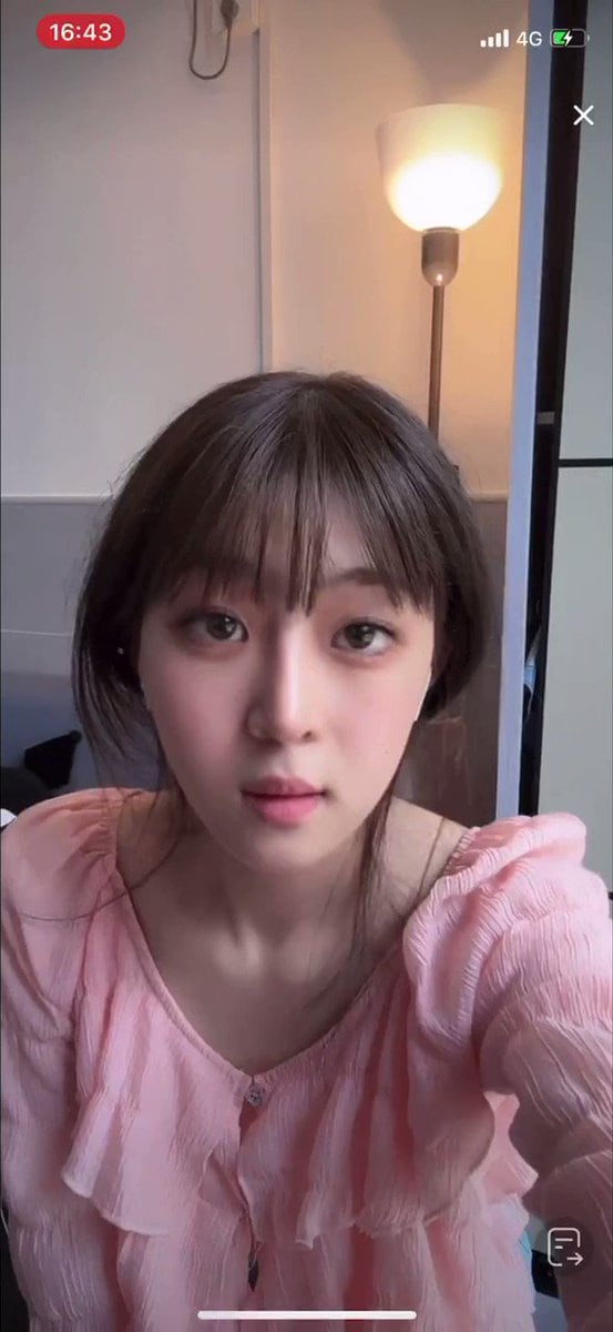 抖音直播 这衣服可惜了 能再弯一点就好了