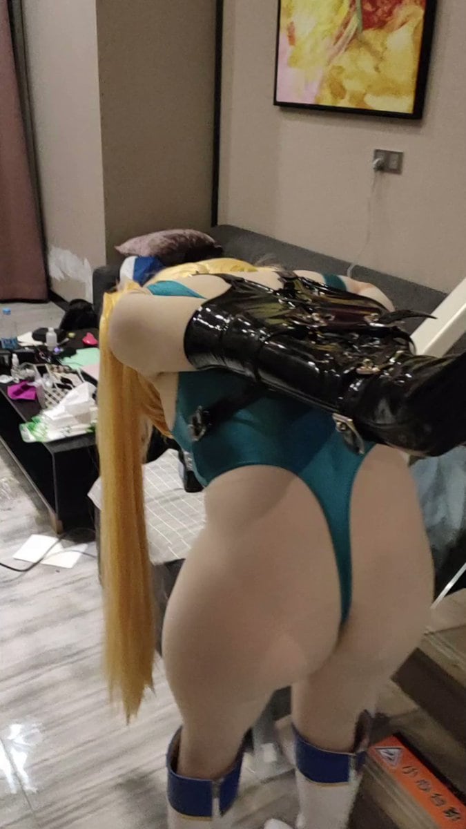 一个被打屁股的视频呜呜