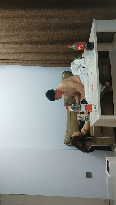 爱情丶故事网恋三天奔现未婚骚女吃饱和足再操大屁股抱起来猛操转战床上尽情输出舒服了.