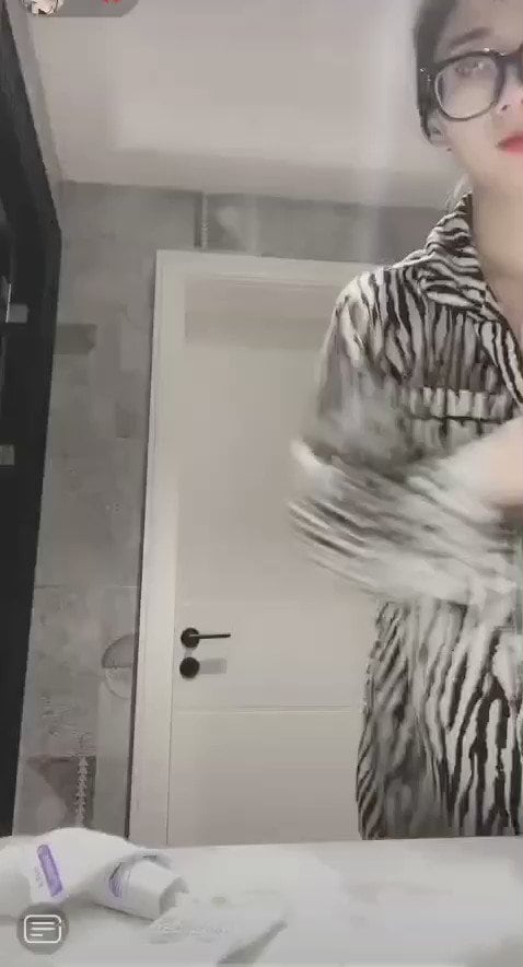 可惜光线不好 看不太清楚