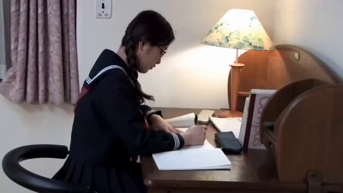 绿帽爸爸的悲哀：憨逼孙女与绿帽爷爷_叔叔和爸爸的作业袭击